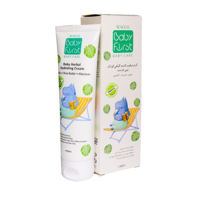 ویژگی های کرم مرطوب کننده گیاهی کودکان سی گل حاوی روغن نارگیل، روغن شی باتر، روغن بادام، آلانتوئین، ویتامین E و گلیسیرین مناسب برای کودکان و بزرگسالانی که پوست های حساس دارند افزایش میزان آب موجود در لایه شاخی پوست مرطوب کننده و نرم کننده قوی پوست التیام بخش، ترمیم کننده و ضد التهاب موثر در حفظ رطوبت و شادابی پوست کمک به رفع خشکی و خارش پوست فاقد پارابن