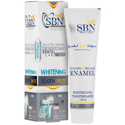 درباره محصول : خمیر دندان Sbn سفید کننده مناسب برای مصرف روزانه خمیردندان Sbn سفید کننده و تقویت کننده مینای دندان ها مخصوص بزرگسالان با قابلیت حذف لک ها و تغییر رنگ های دندانی حاوی پاپایین، سیلیکا و تری سدیم فسفات محافظت قدرتمند از دندان ها در مقابل پوسیدگی به کمک فلوراید ایجاد احساس خنک و مطبوع و تنفسی تازه تر دارای اسانس نعنا (منتول) خمیر دندان Sbn توصیه شده توسط محققان دهان و دندان و دندانپزشکان خمیردندان Sbn قابل عرضه در تیوپ 120 گرمی