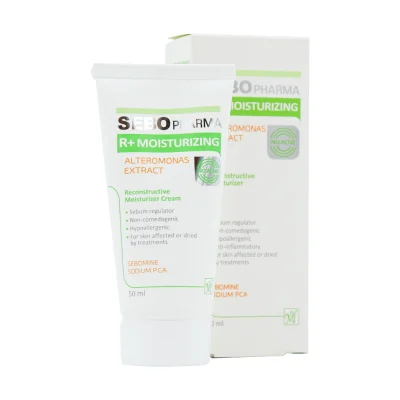 ویژگی های کرم مرطوب کننده فاقد چربی سبوفارما مای کمک به کوچک نمودن و غیر قابل رویت شدن منافذ باز پوست کنترل ترشح چربی پوست در افراد مستعد جوش و آکنه کمک به رفع حس ناخوشایند براقیت پوست یکنواخت سازی رنگ و بافت پوست مات کننده و یکدست کننده پوست بدون برجا گذاشتن حس چربی بافت سبک و غیر جوش زا رطوبت رسانی موثر